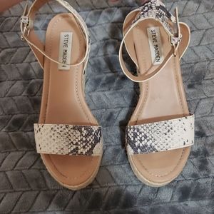 Steve Madden size 6M animal print wedges